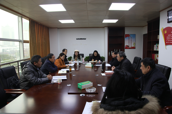在市民政局召开座谈会.JPG